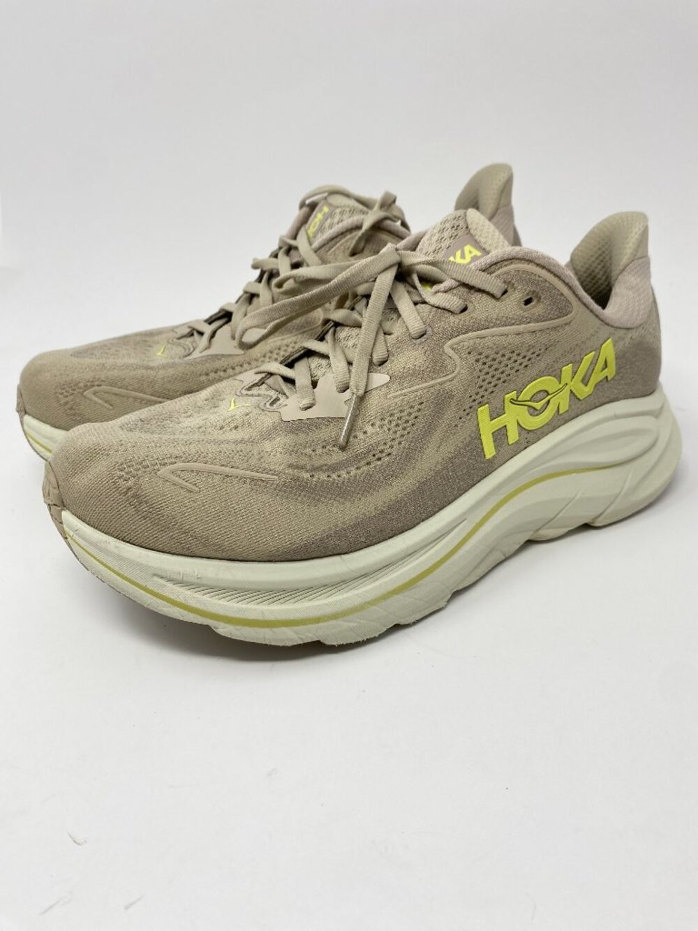 Hoka One One Clifton 10 Running Shoes Mens 9.5 2E Wide Raw Linen Stone